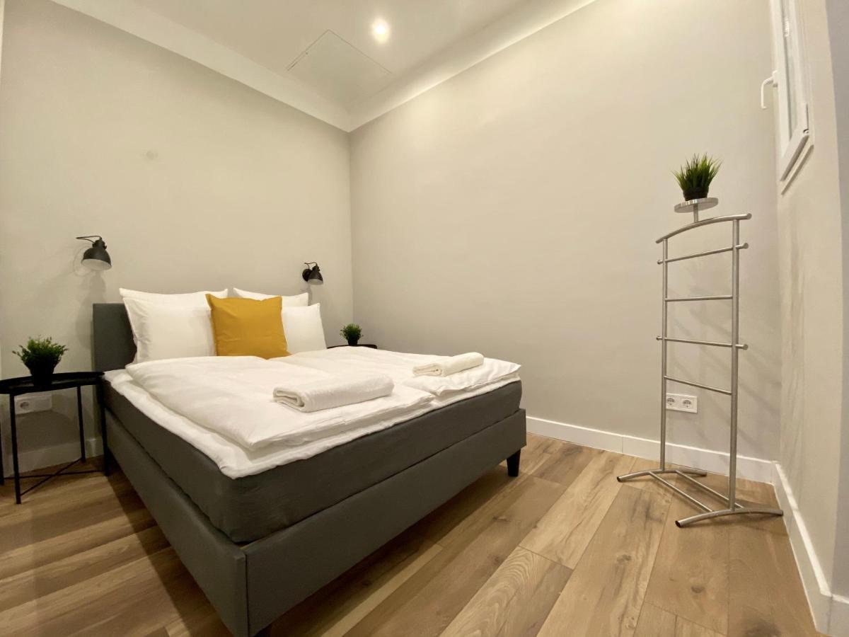 Standard Apartment By Hi5 - 2 Bedroom Suite In The Center Budapest Extérieur photo