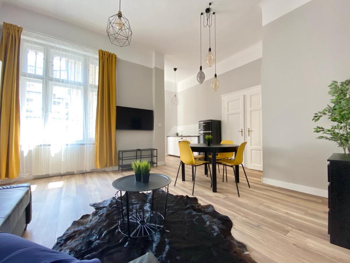 Standard Apartment By Hi5 - 2 Bedroom Suite In The Center Budapest Extérieur photo